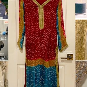Never worn chunri shalwar kameez with chunri dupatta and shalwar.